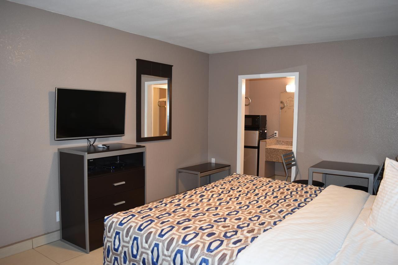 Woodfield Inn And Suites Yoakum Exterior foto
